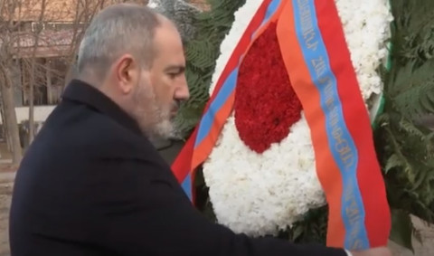 Փաշինյանը հարգանքի տուրք է մատուցել հայ մեծերի հիշատակին