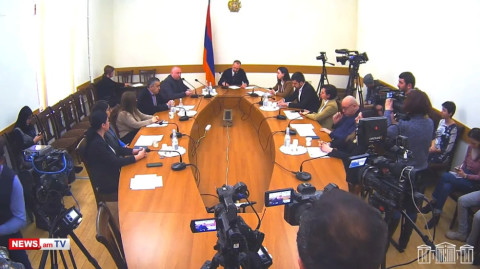 Արցախի իշխանությունները Ադրբեջանի և Հայաստանի կողմից թիրախավորվել են. Թևանյան