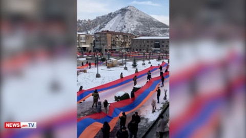 Ցեղակրոն ուխտերի հիմնադրման 90 ամյակի կապակցությամբ Գորիսում բացվեց 783 մետր երկարությամբ եռագույնը