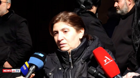 Ավելի շատ 50 տարի առաջվա գոմ էր նման, քան զորամասի. զոհվածի մայրը՝ ողբերգական հրդեհի մասին