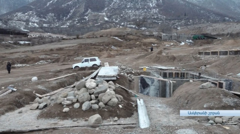 Շրջափակված Արցախում փակվում են շինհրապարակները. աշխատող եզակի շինհրապարակներից մեկը Նախիջևանիկում է