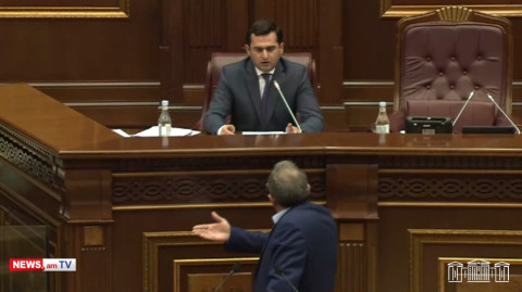 «Քաղաքական անդաստիարակությամբ լեցուն մաստեր կլաս». բանավեճ Արծվիկ Մինասյանի և Հակոբ Արշակյանի միջև
