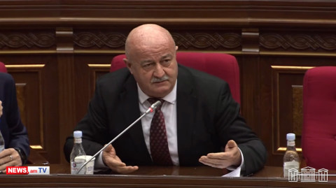 Փողը գին ունի. Գեւորգ Պապոյանը չի հասկանում Հովիկ Աղազարյանի տրամաբանությունը