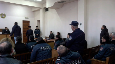 Հադրութի դպրոցում զինծառայողները պահանջել են սպաներից, որ զենք տան իրենց. Իշխան Վահանյանի գործով վկա