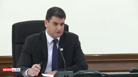 Բետոնը պիտի շիլիֆովկա անեիք. քաղաքապետը դժգոհ է Երևանյան լճի ափամերձ հատվածում կատարվող աշխատանքներից