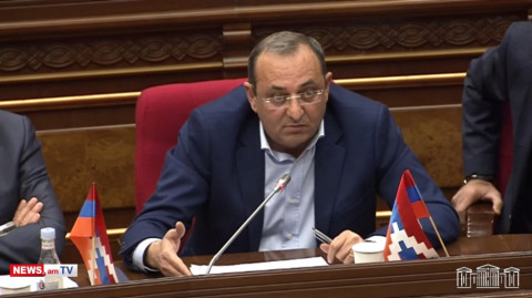 Հուսամ՝ հաջորդ ընտրություններին ձեր սխալը կուղղեք եւ մեզ կընտրեք. Արծվիկ Մինասյանը՝ Ռուբինյանին