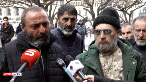 «Բանալի են տվել, 5 երեխու հետ գնացի՝ խազեինը տան մեջ նստած էր». ՊՆ նախկին շենքի բնակիչ