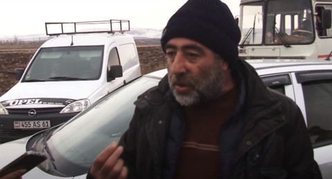 «Իմ երեխես ինչի՞ց է մահացել». հրդեհից մահացած Պալյանի հարազատները փակել են Գյումրի-Երեւան ճանապարհը