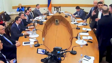 «Քեզ հանգիստ պահի, ա՛յ տղա». վիճաբանություն՝ ԱԺ հանձնաժողովի նիստում