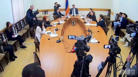 Ինձ զարմացնում է, որ ձեզ հետաքրքրում է Ռուսաստանի վերաբերմունքը. ՔՊ–ականը՝ ընդդիմությանը