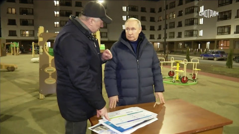 Putin pays visit to Mariupol for the fisrst time since the beginning of the war