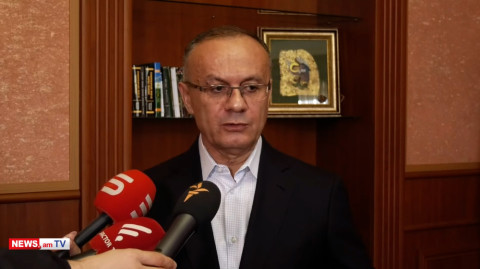 Փոխոստիկանապետը սկսեց Մհեր Սահակյանին բրթբրթել եւ մեծ խառնաշփոթ կազմակերպեցին. Սեյրան Օհանյան