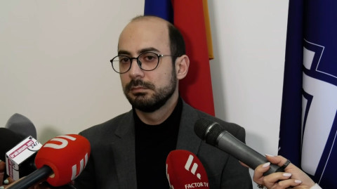 Եթե այդ երիտասարդը խելացի լինի, մանդատից հրաժարվելու դիմումը կգրի. ՔՊ–ականը՝ Մհեր Սահակյանի մասին