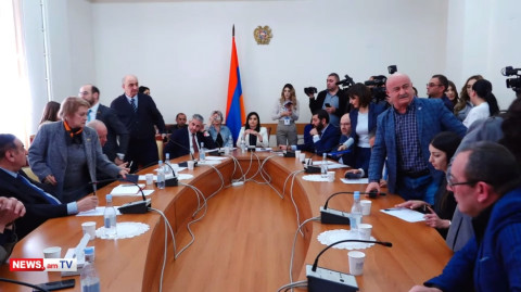 «Արա զոհերի թիվը չավելացնես». ՔՊ–ականները լքեցին դահլիճը Էդգար Ղազարյանի ելույթի ժամանակ