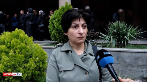 Պահանջում ենք էս սրիկաների հրաժարականը. զոհված զինծառայողի մայր