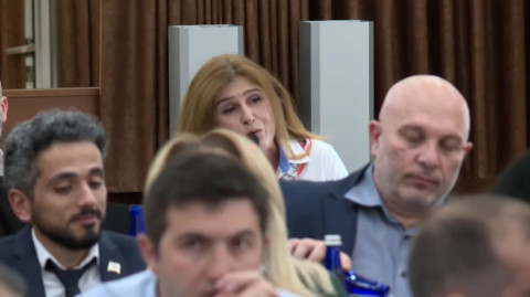 Գնացեք, ձեր Հայկ Մարությանին ծառայություններ մատուցեք․ քաղաքապետարանում իրավիճակը լարվեց