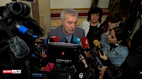 Անդրանիկ Քոչարյանն արձագանքում է Դավիթ Տոնոյանի առաջարկին