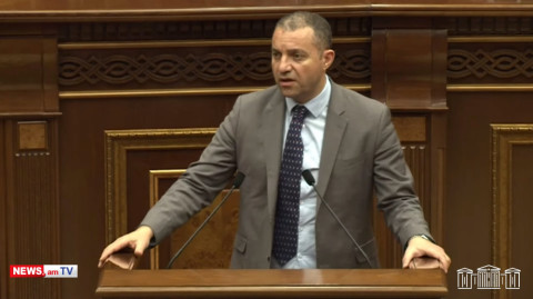 Քերոբյանը գոհ չէ, բայց նորմալ է համարում՝ Վերին Լարսում հայկական բեռնատարները մի քանի օր կանգնում են