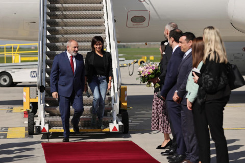 Armenia PM arrives in Czech Republic on official visit