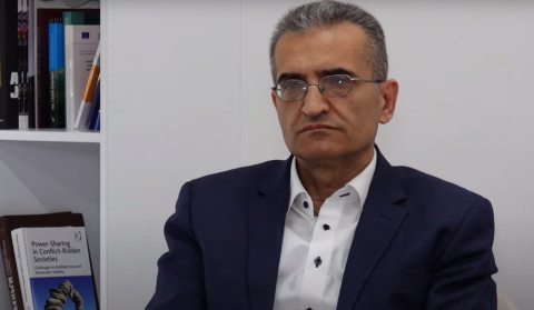 ՀՀ 1մմ տարածքի փոփոխության դեպքում հարցը պետք է դրվի հանրաքվեի. սահմանադրագետը՝ «անկլավների» մասին