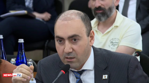 Գռդոն եք անում, Ֆորշին բնակարան նվիրելը հանրային ձեւով չպետք է անե՞նք. ավագանու անդամը բորբոքվեց