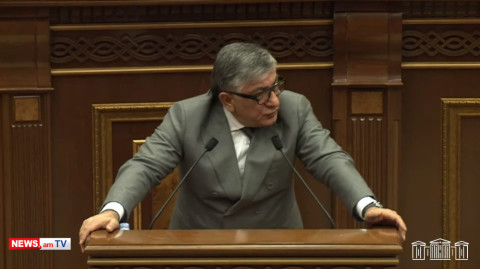 Ես նախագահողը չեմ, նախագահն եմ. Ալեն Սիմոնյանը՝ Խաչատուր Սուքիասյանին