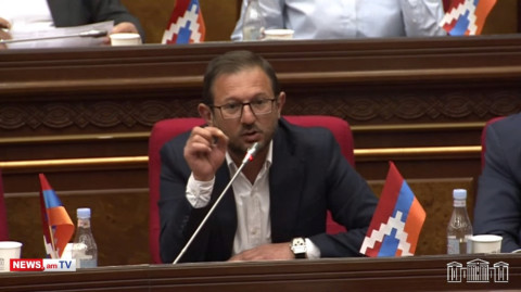 Ցավում եմ, որ Արցախը հանձնող անգրագետներին եք դաշտը թողել. Գեղամ Մանուկյանը՝ Վիգեն Քոչարյանին