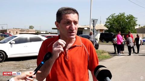 «Ես էլ Հոմերոսն եմ». Գեւորգ Պետրոսյանին չթույլատրեցին բարձրանալ Սարդարապատի հուշամալիր