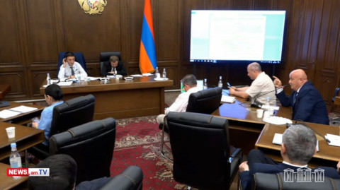Գա՞մ, ցույց տամ՝ ոնց փոսը քանդեն, հետո մի քանի ժամում լցնեն. Հովիկ Աղազարյանը՝ Գնել Սանոսյանին