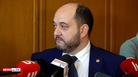 Կիսում եմ իմ ղեկավարի տեսակետներն Արցախի եւ անկլավների վերաբերյալ․ Արայիկ Հարությունյան