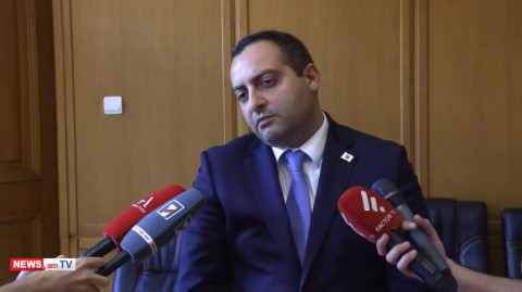 Ինչո՞ւ է ժապավեն կտրում, Կառավարության նիստերին մասնակցում Ավինյանը, ոչ թե քաղաքապետի պաշտոնակատարը
