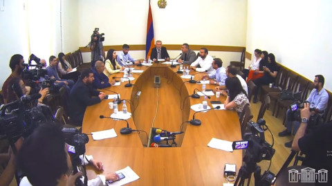 Պատգամավորը «պլյոնկան» պոկել է, բայց տուգանել են. պարեկները տուգանո՞ւմ են մգեցված ապակիների համար