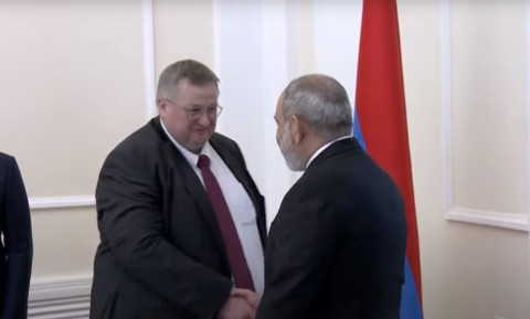 Օվերչուկը կրկին Երեւանում է