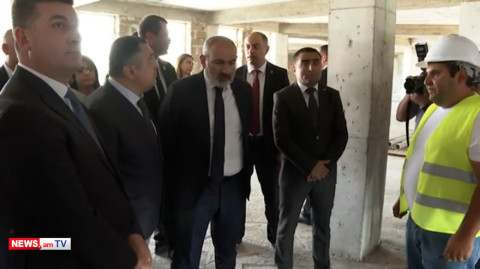 «Մարդն ավազի վրայով մագլցելով անցնի՞, տրակտորի գլխով թռնի՞». Փաշինյանը նկատողություն արեց