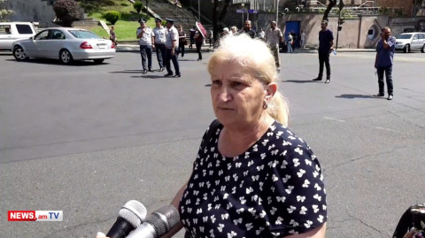 Քյոռփա երեխան ասում ա՝ տատի պապայից պատասխան բերե՞լ ես, տատին մեռնի, պատասխան ունե՞մ, որ տամ. ծնող