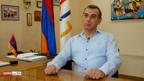 Երկրի գլխին կախված է վտանգը, իսկ վարչապետն ասուլիսն հումորի երեկոյի էր վերածել. Երվանդ Թարվերդյան