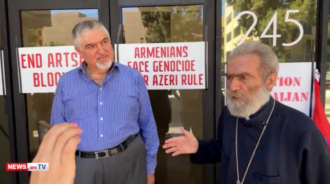 «Բոլոր դռները պետք է թակել». Պարգեւ Սրբազանը մի խումբ հայերի հետ նստացույց են անում Լոս Անջելեսում