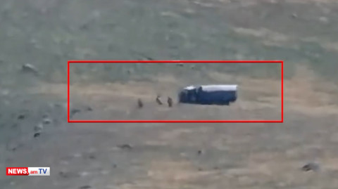 Azerbaijan soldiers approach Armenian reservist, apprehend him: Armenia MoD releases video footage