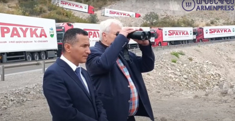 Andrzej Kasprzyk visits border area of Armenia’s Kornidzor village