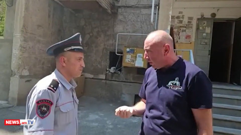 Թմրամիջոցների հետքեր՝ ՔՊ-ի գրասենյակի առջև. Թևանյանը հրավիրեց ոստիկանների ուշադրությունը