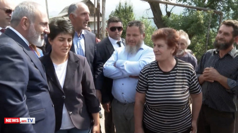 «Պարոն վարչապետ, սա Մալականի տերտերն ա». Փաշինյանը Լերմոնտովոյում է