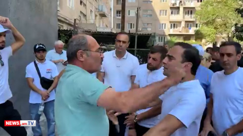 Թքած ունեմ էդ քո ասֆալտի վրա, արցախցիներին օգնեիք․ քաղաքացին՝ Ավինյանին