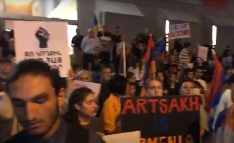 «Ամեն դավաճան իր վերջը պիտի գտնի՝ Վասակի նման»․ Գլենդելի հայերը բողոքի ակցիա են անցկացրել
