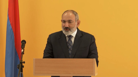 Զոդողը կարող է համազգեստով իր գործն անել, երեկոյան էլ կոստյում հագնել ու գնալ թատրոն. Փաշինյան