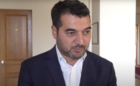 Աննա Հակոբյանն Ուկրաինա հումանիտար բեռներ է տարել. Հրաչյա Հակոբյան