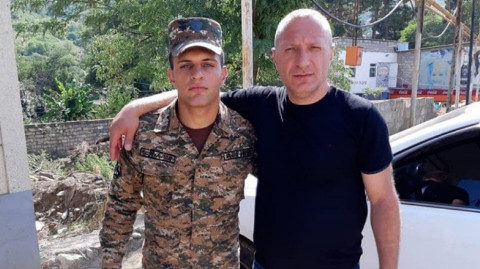 Զոհված զինծառայողի հորը կալանավորեցին