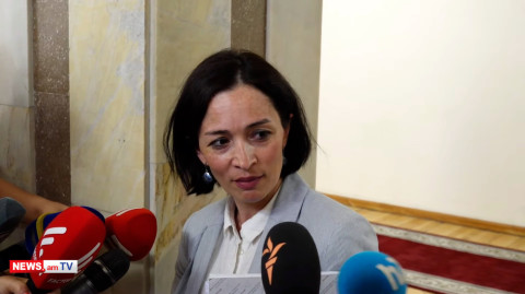 ԿԳՄՍ նախարարի անգործությունի՞ց է, որ աշակերտները դասագրքերը սեպտեմբերի 1–ին չեն ստացել