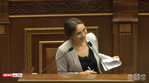 Չափերն անցնո՞ւմ եմ. Լուսինե Բադալյանը՝ Ալեն Սիմոնյանին