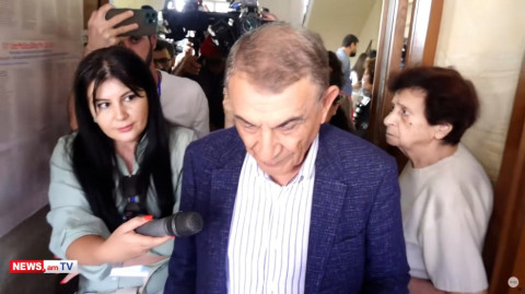 «Ես հիմա առողջապահությամբ եմ զբաղվում». Արա Բաբլոյանը քաղաքական հարցերի չպատասխանեց