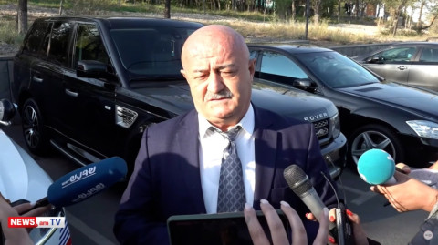 Ձեր նման ոչնչությունները չեն որոշում՝ ով է իշխանությունը. Հովիկ Աղազարյան